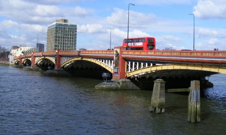 London: Lezárták a központot egy gyanús jármű miatt