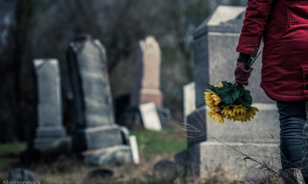 Hány éves kortól vigyük ki a gyereket a temetőbe?