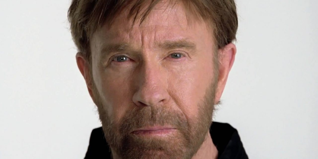 Chuck Norris indítja el a Baptista Szeretetszolgálat 15. Cipősdoboz gyűjtő jótékonysági akcióját