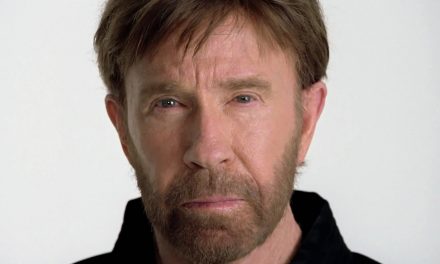 Chuck Norris indítja el a Baptista Szeretetszolgálat 15. Cipősdoboz gyűjtő jótékonysági akcióját