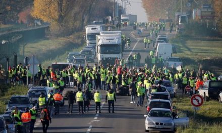 Francia civilek tüntetnek az üzemanyag adójának emelése miatt