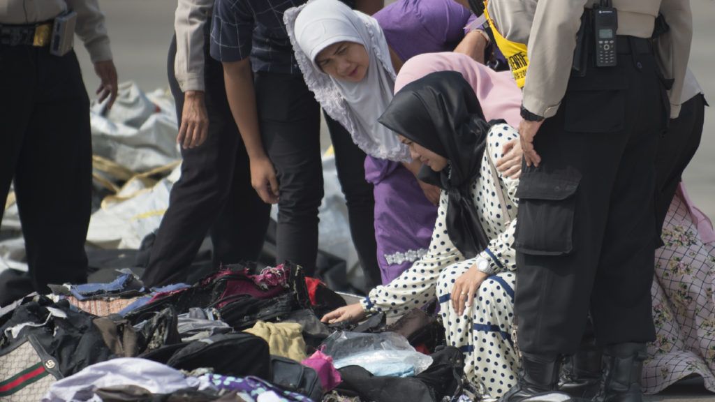 Megtalálták az indonéz repülőgép feketedobozát