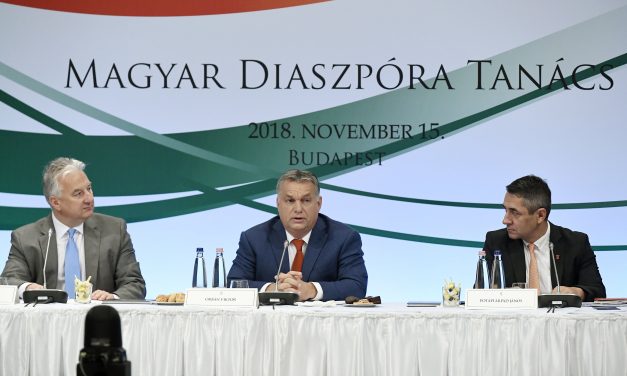 Orbán: Véget ért a száz év magyar magány