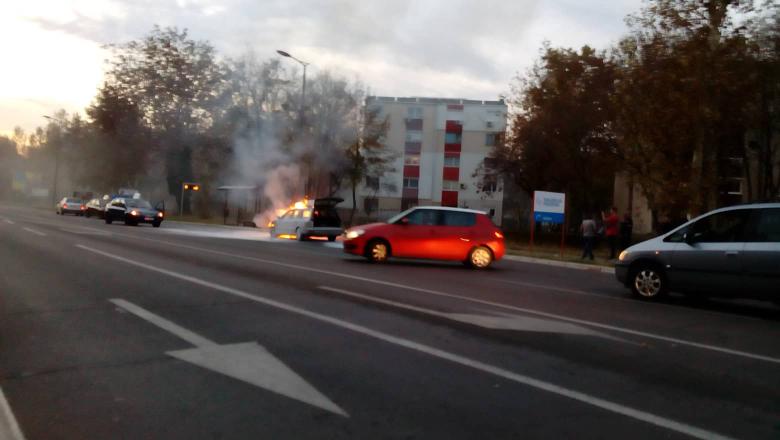 Kigyulladt egy taxi Szabadkán