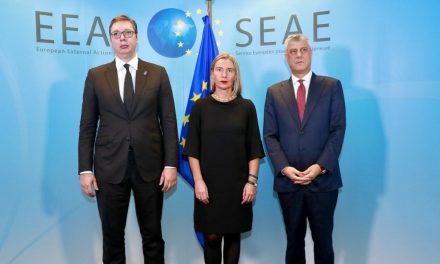 Vučić és Thaçi Brüsszelben: Egy asztalhoz ült a két fél