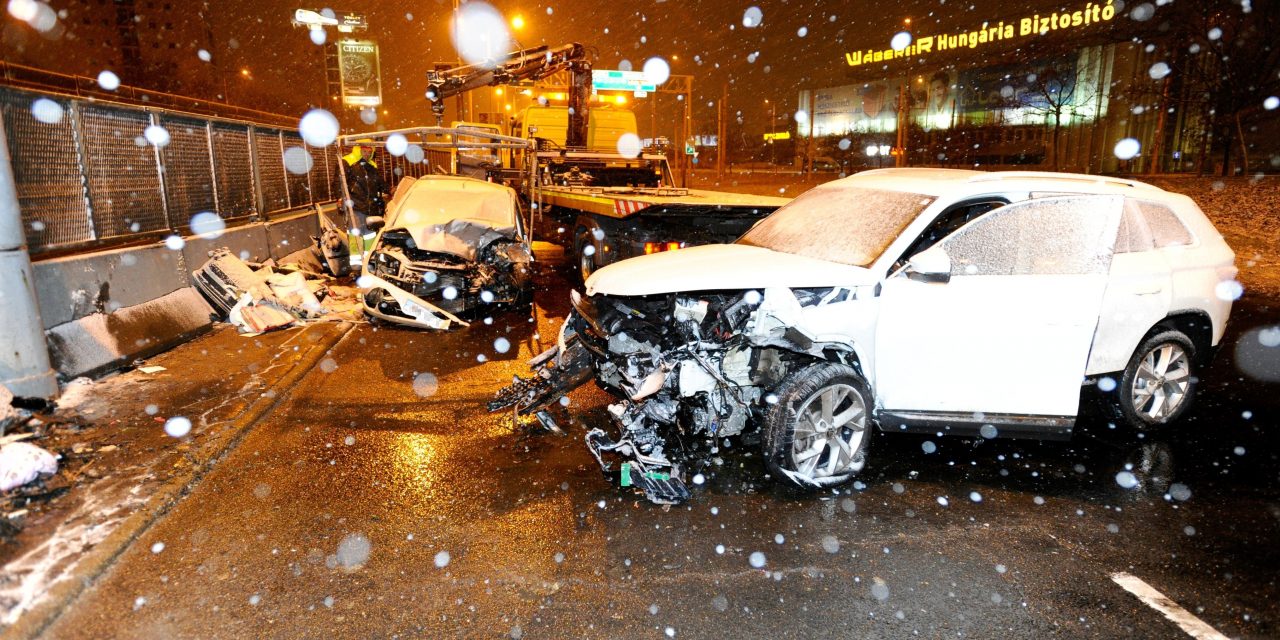 Forgalommal szembe ment egy autós Magyarországon, hárman megsérültek