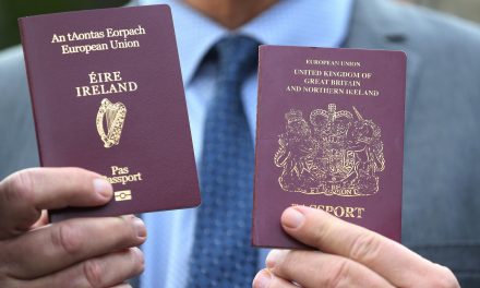 Egyre több brit igényel ír útlevelet
