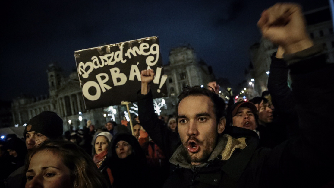 Harmadik napja tartanak Magyarországon a kormányellenes tüntetések (Élő videó)