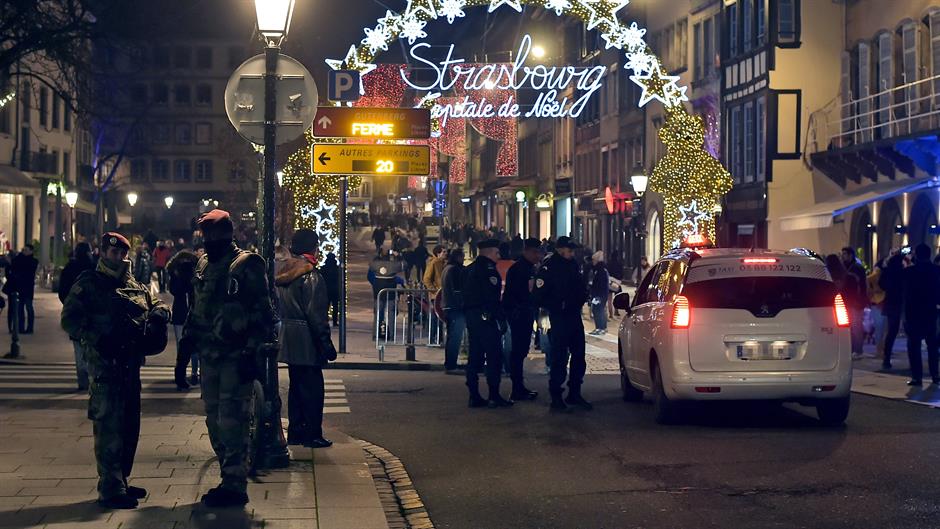 Strasbourg: Két halott, tizenegy sebesült
