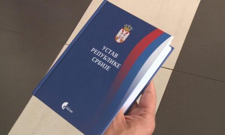 Hétfőn tárgyal az alkotmánymódosításról a szerb parlament