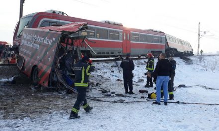 Niši buszbaleset: Ötre nőtt az áldozatok száma