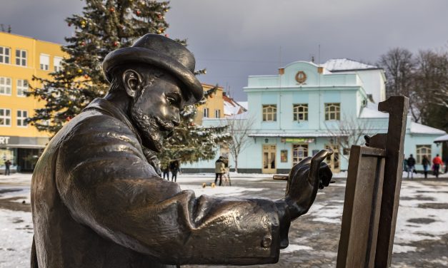 Ungvár: festő a téli tájban