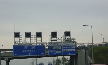 Figyelmeztet a magyar rendőrség: Nagy veszély leselkedik az M1-esen közlekedőkre