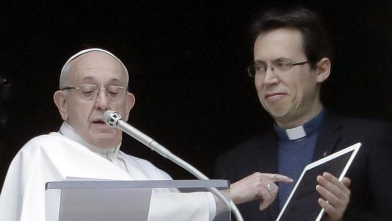 Okostelefonos ima-alkalmazáson keresztül érheti el Ferenc pápát