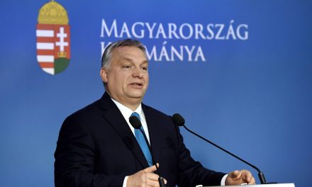 <span class="entry-title-primary">Orbán Viktor: Magyarországon illiberális többség van</span> <span class="entry-subtitle">Kormányinfón válaszolt a miniszterelnök a kérdésekre, de nem kérdezhetett akárki</span>