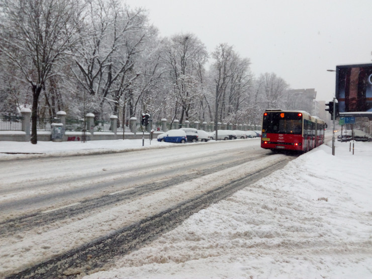 <span class="entry-title-primary">Szerbiában behavazott – Vörös riasztás van érvényben</span> <span class="entry-subtitle">Az utcákat nem takarítják, a járdákon alig lehet közlekedni és újabb negyven centi hó érkezik</span>
