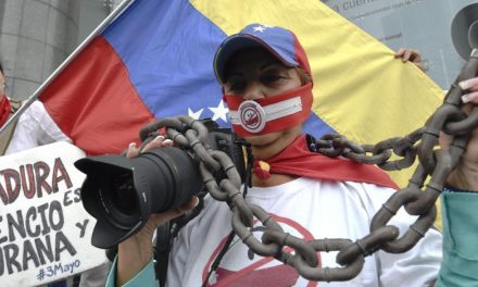 Az EP a Venezuelában bebörtönzött újságírók szabadon bocsátását követeli