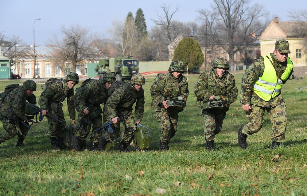 Visszaélnek a szerb hadsereg képeivel és videóival a közösségi oldalakon