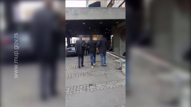 Bilinccsel a kezén vitték el a Vinča igazgatónőjének férjét (VIDEÓ)
