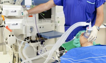 Átlátszó: Hazudott az Országos Kórházi Főigazgatóság a lélegeztetőgépekről