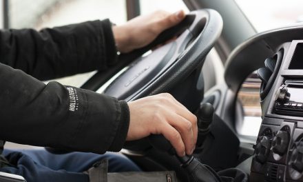 Alig követnek el szabálysértést az utakon a női sofőrök