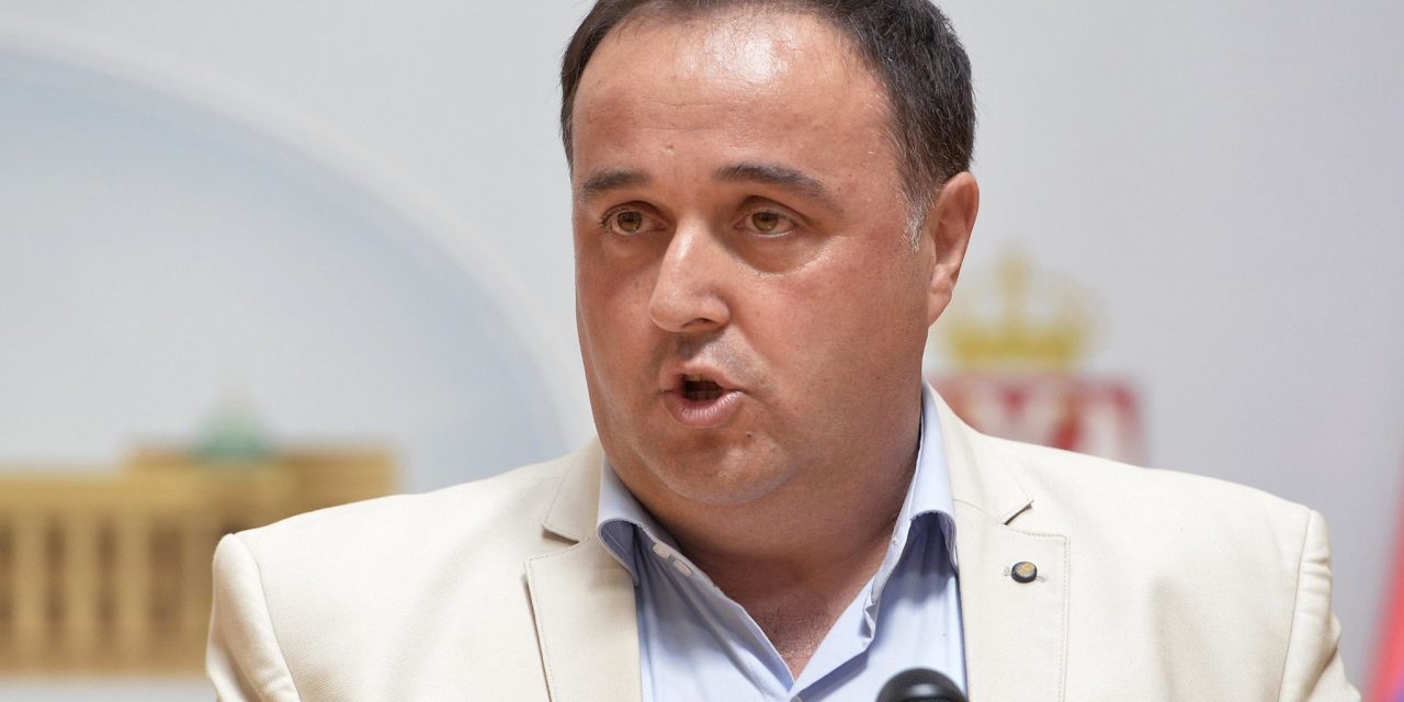 Hiába mondott le, hivatalosan még mindig Zoran Babić a Szerbiai Korridorok igazgatója