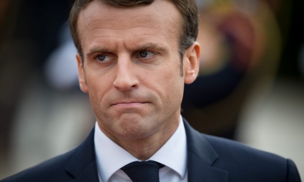 A sztrájkok miatt Macron lemond az elnöki nyugdíjáról