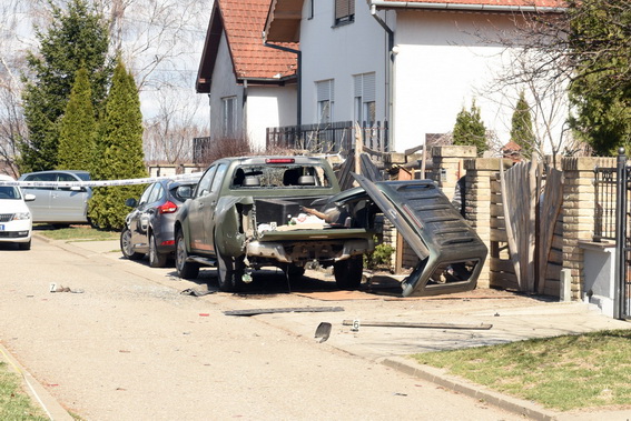 Bomba robbant egy magyar táblás gépkocsi alatt Topolyán