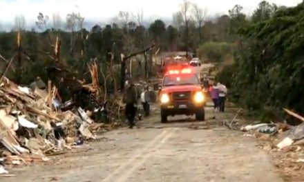Óriási pusztítást végzett egy tornádó Alabamában (Videóval)