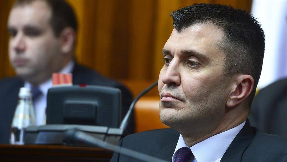 Szerbia, ahol a munkaügyi miniszter névtelenül tesz feljelentést
