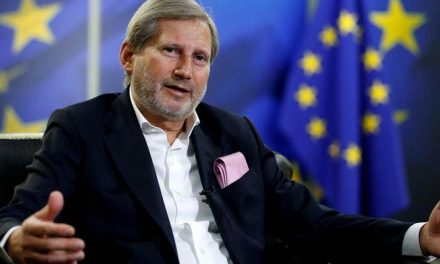 Hahn: Nem akadályozhatja Szerbia európai integrációját a Koszovóval folytatott párbeszéd megrekedése
