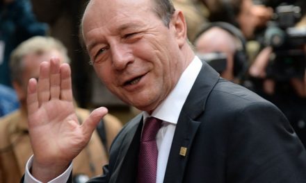 Băsescu  nem támogatja, hogy a Fidesz az Európai Néppártban maradjon