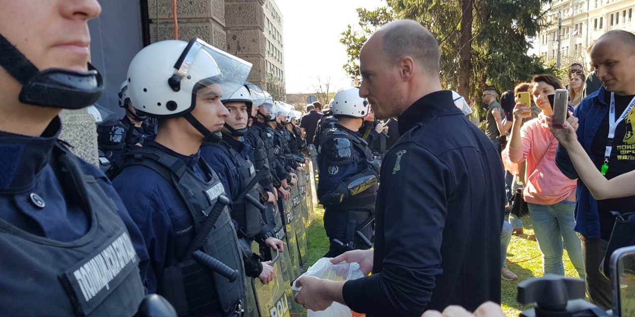 A rendőrség és a katonaság szakszervezete a nép pártján