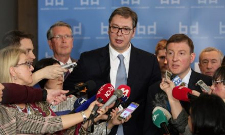 Vučić: Készen állok a párbeszédre a polgárokkal, de nem az ellenzéket képviselő politikusokkal