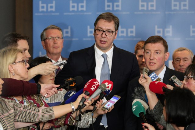 Vučić: Készen állok a párbeszédre a polgárokkal, de nem az ellenzéket képviselő politikusokkal