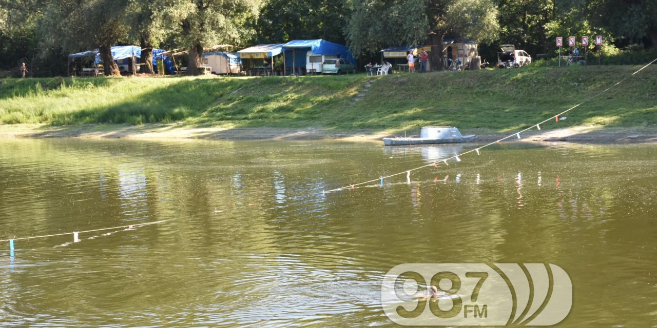 Apatin: Felborult a jet ski, a férfi megfulladt, küzdenek a hároméves gyerek életéért