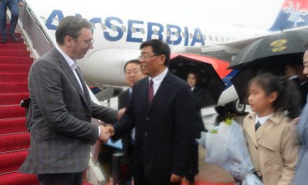 Vučić Kínában: Hitelszerződés az Újvidék-Szabadka vasútvonal kiépítésére