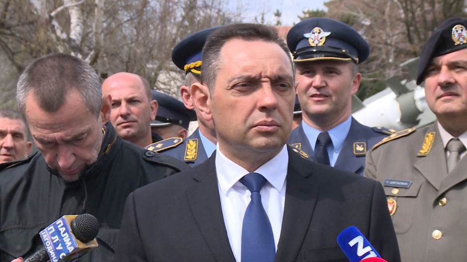 Vulin: Tudjuk, kinek a parancsára hallgatták le Vučićot
