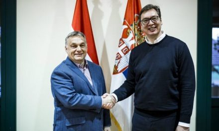 Vučić Orbántól is bocsánatot kért