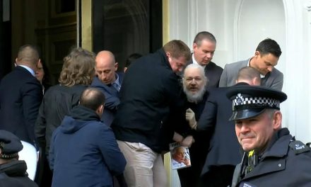 „A sajtószabadság sötét pillanata Assange elfogása”