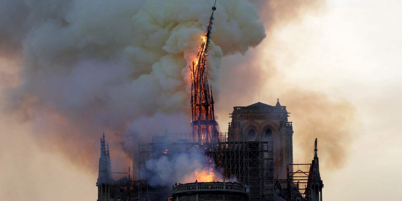 Notre Dame – Dohányoztak a felújításon dolgozó munkások