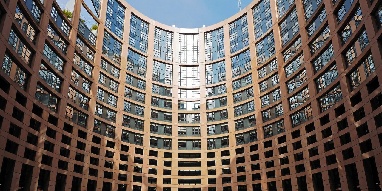 Az EP legnagyobb pártcsaládja szankciókat szorgalmaz Szerbia ellen