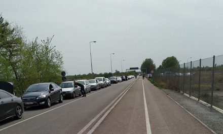 Hatalmas sor a Horgos-Röszke közúti átkelőnél
