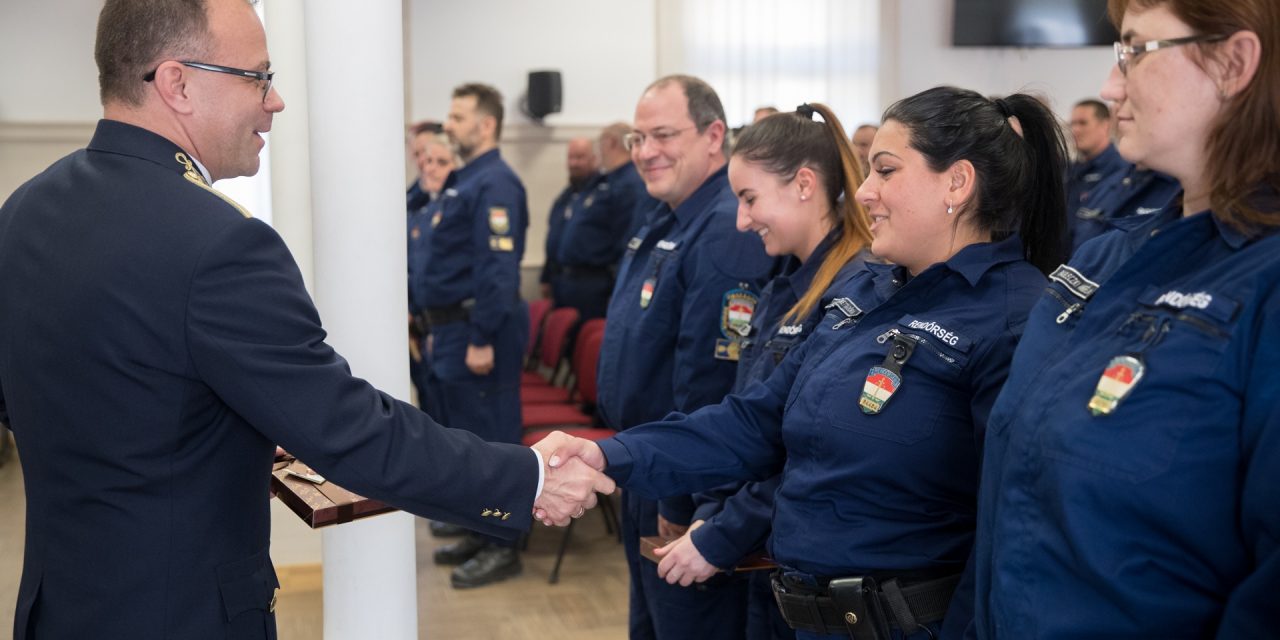 Szerbia és Észak-Macedónia határőrizetét továbbra is segítik a magyar rendőrök