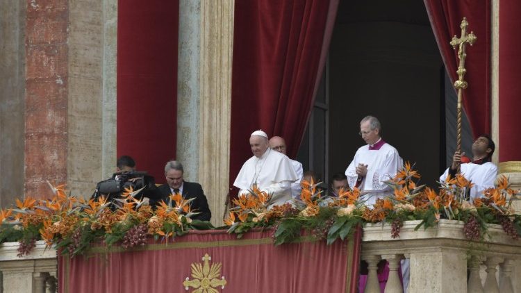A véres konfliktusok megállítását kérte a pápa Urbi et Orbi beszédében