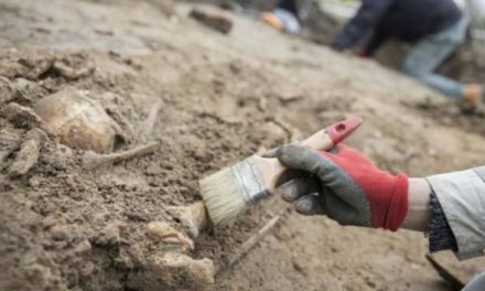 Guggoló, fej nélküli holttestet találtak Kína legrégebbi sírjában