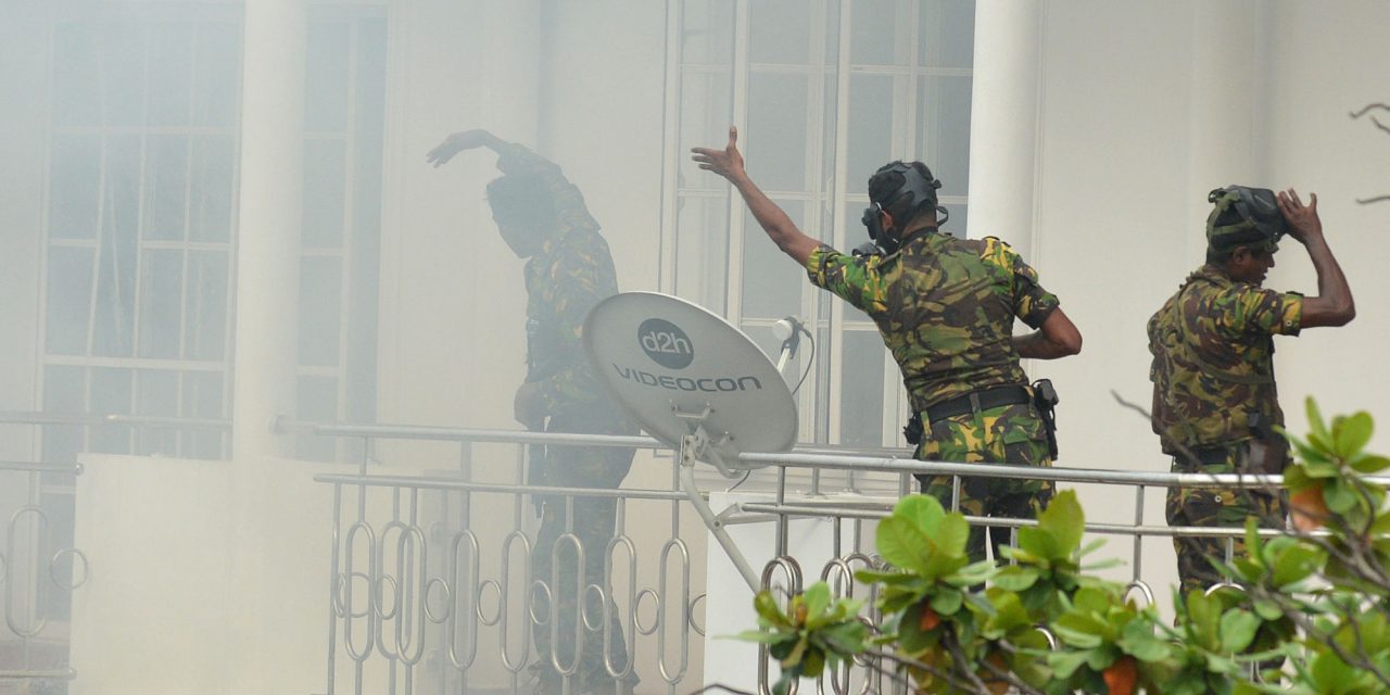 Srí Lanka: Hét embert letartóztattak, az akcióban három rendőr halt meg