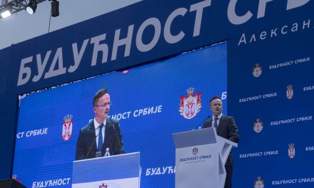 Szijjártó Péter Belgrádban: Nagyon tiszteljük Vučićot, mert a vajdasági magyarokra energiaforrásként tekint