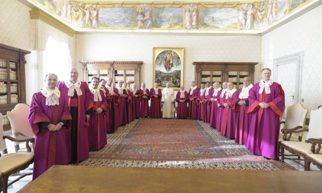 Pedofíliáért jogerősen elítélt egy püspököt a vatikáni bíróság