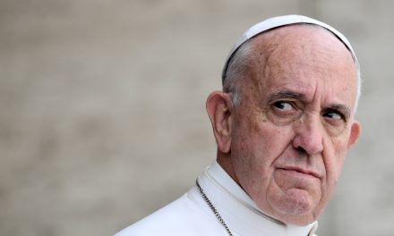Pápai rendelet: Minden pap és apáca köteles jelenteni a szexuális bűncselekményeket